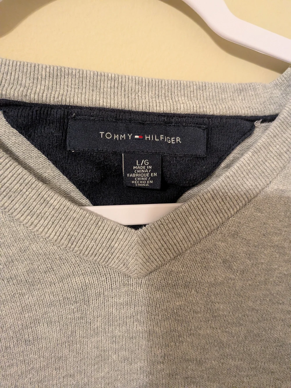 Tommy Hilfiger Men's V-Neck Sweater in Heather Gray